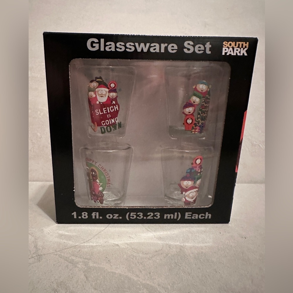 SOUTH PARK SET OF 4 MINI GLASS SHOT GLASS SET NEW IN BOX